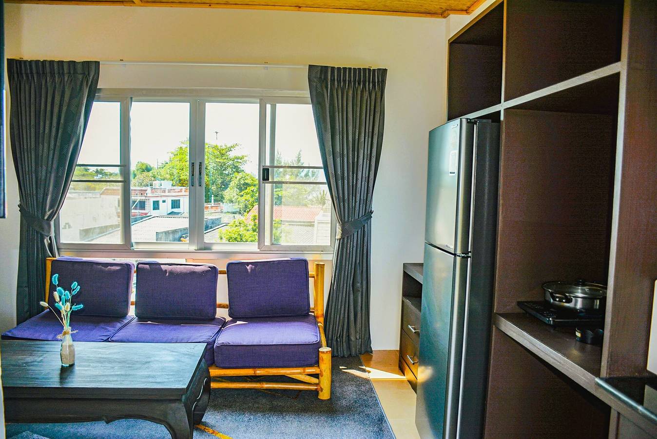 Apartamento entero, Retiro rústico moderno de 1 dormitorio con vistas al mar y coworking gratuito in Koh Phangan