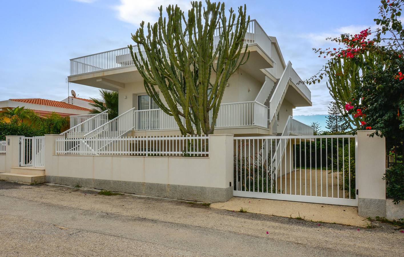 Appartement de vacances entier, Appartement avec vue sur la mer, climatisation, parking et terrasse in Marina di Modica, Modica