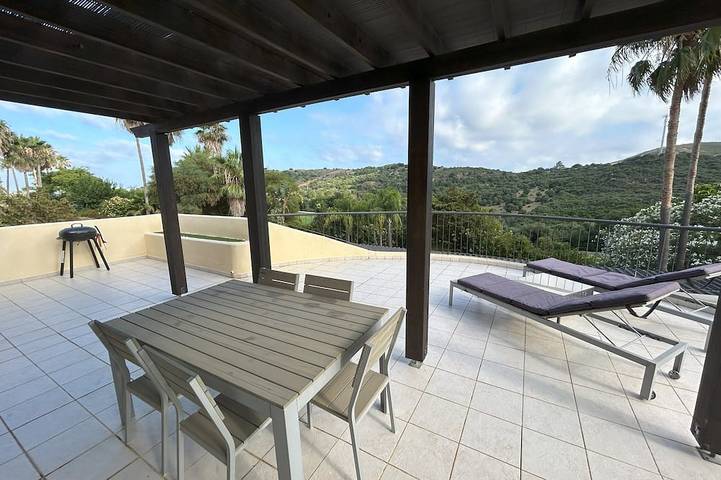 Ferienwohnung für 8 Personen, mit Balkon und Pool in San Roque