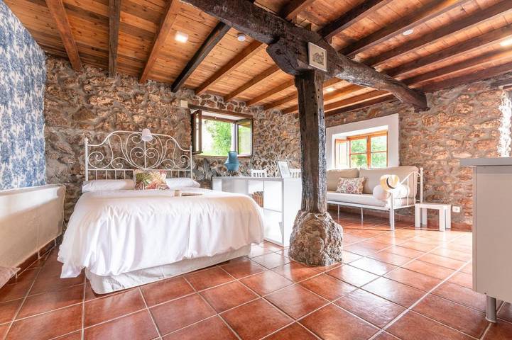 Gîte pour 3 personnes, avec jardin et vue, animaux acceptés dans Cabárceno - 2