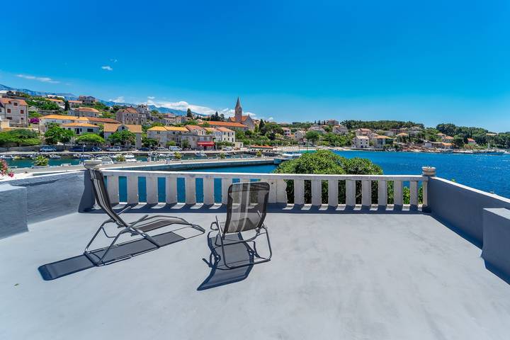 Dom dla 7 osób, z balkon/ taras w Sumartin