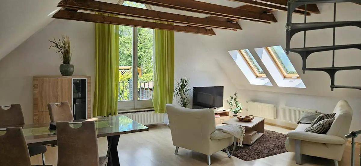 Ganze Wohnung, Two-Bedroom Apartment in Klotzsche, Dresden