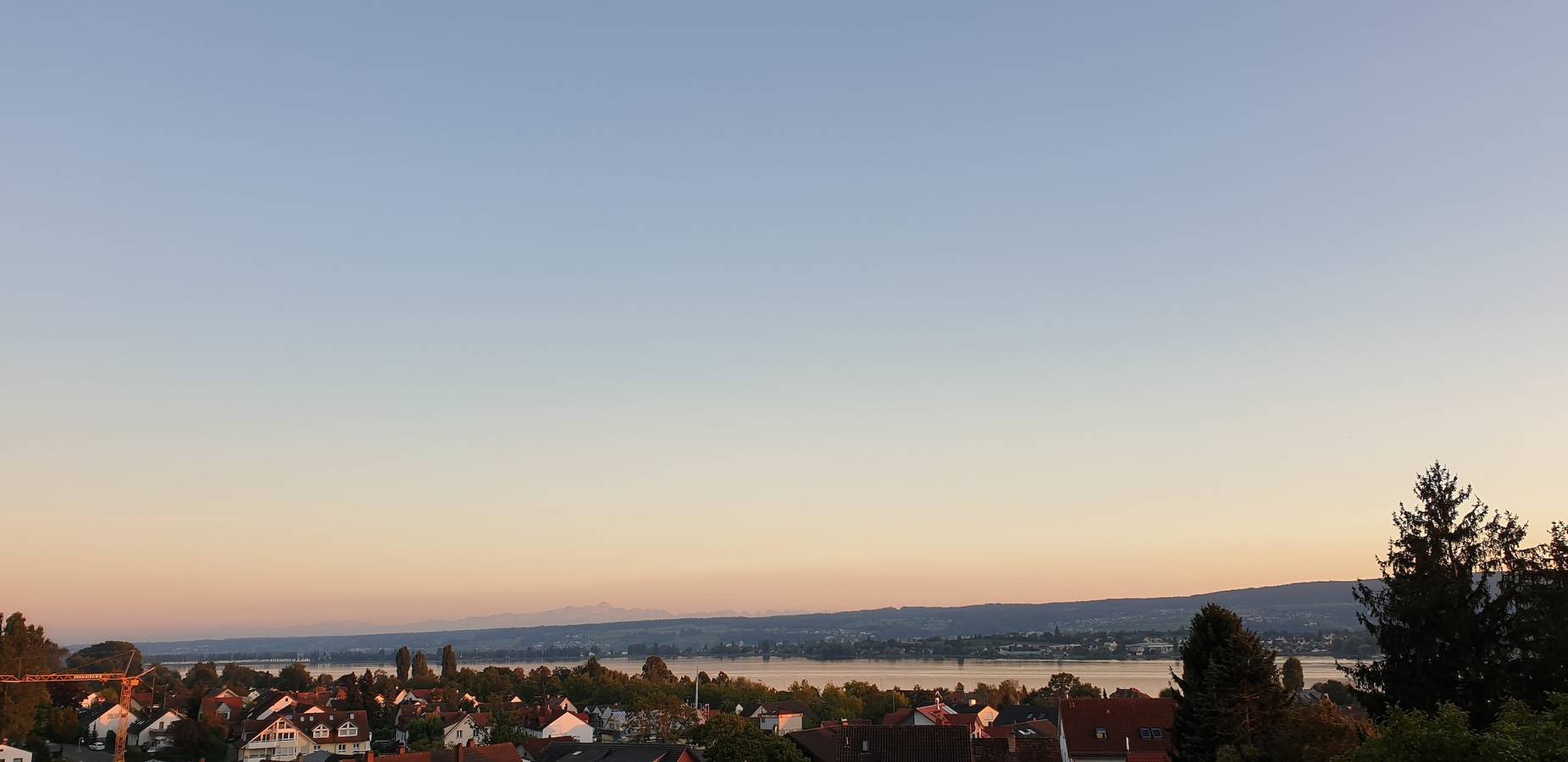 Ganze Ferienwohnung, View Royale - Dein Nest mit Seeblick - 3-Zimmer-Fewo, Dg in Allensbach, Untersee