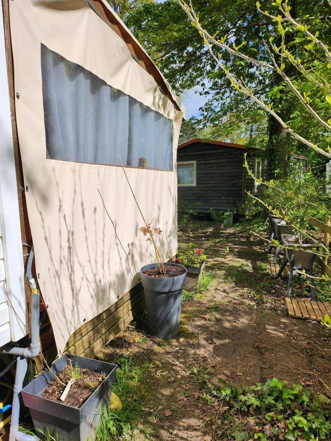 Camping pour 6 personnes, avec jardin et piscine ainsi que vue et bassin pour enfant dans Essonne - 4