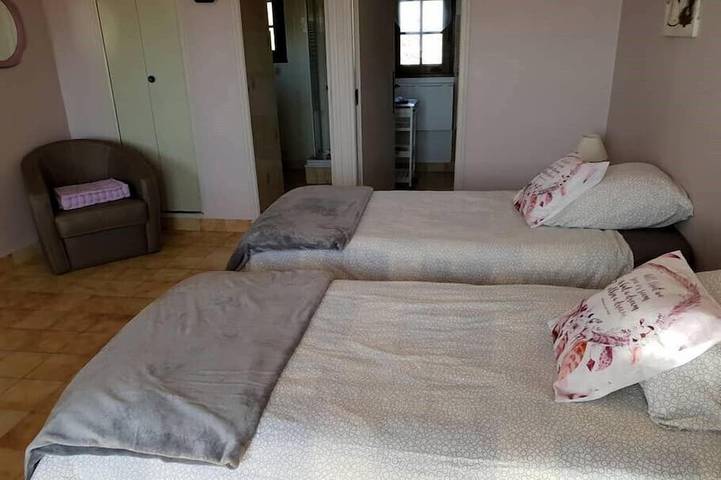 Appartement entier, Etoile Lou Cigaloun Ana Location in Gréoux-les-Bains, Alpes-de-Haute-Provence