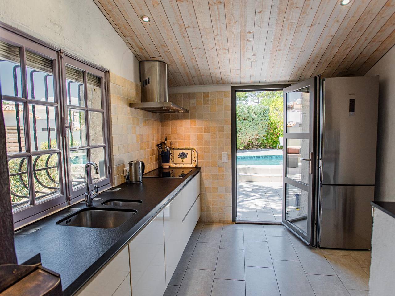 Ferienhaus mit Pool, 15 km vom Meer entfernt in Roquebrune-sur-Argens, Draguignan Region