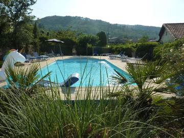 Gîte pour 6 personnes, avec jardin ainsi que terrasse et piscine, animaux acceptés à Courry