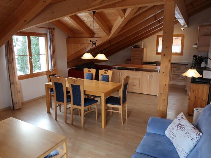 Ganze Wohnung, Tga Stgirat Dachgeschoss in Surses, Oberhalbsteiner Alpen