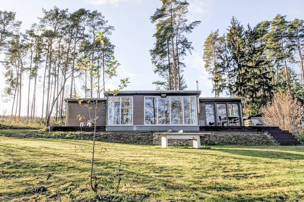 Backen mit Seeblick, Sauna + Kamin + Boot + 2500qm Garten in Chossewitz, Friedland