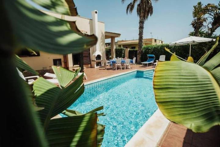 Ferienhaus für 6 Personen, mit Terrasse und Garten sowie Pool und Ausblick