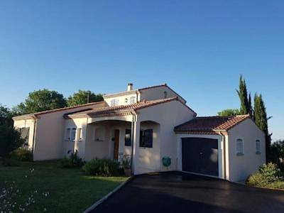 Maison de vacances pour 4 personnes, avec piscine ainsi que terrasse et vue