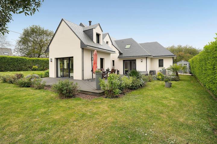 Bed and Breakfast 'Les Goélands - 1' con Giardino in Comune e Wi-Fi in Saint-Cast-le-Guildo, Dinan e dintorni