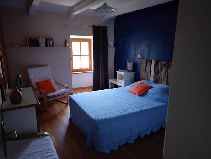 Location de vacances pour 2 personnes, avec jardin et vue, animaux acceptés à Genestelle - 3