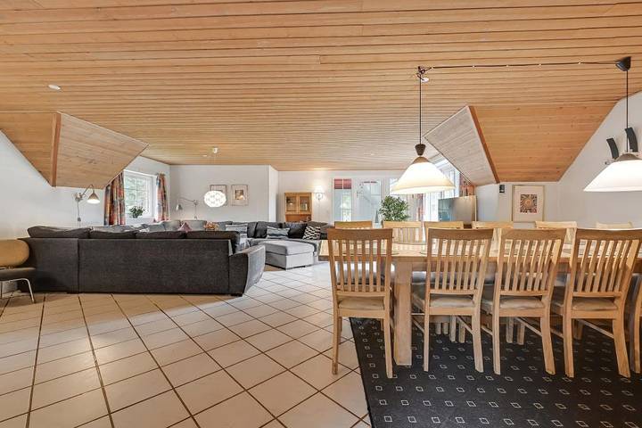 Holiday home with Spa, pool & sauna by the North Sea in Vester Husby, Husby