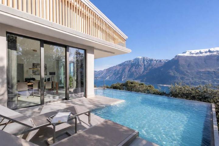 Villa per 5 persone, con piscina e terrazza a Tremosine