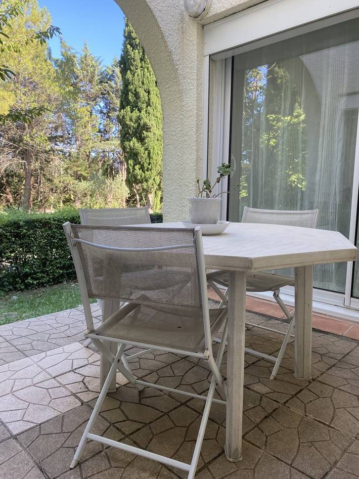 Gîte pour 4 personnes, avec terrasse ainsi que piscine et jardin dans l' Hérault - 3