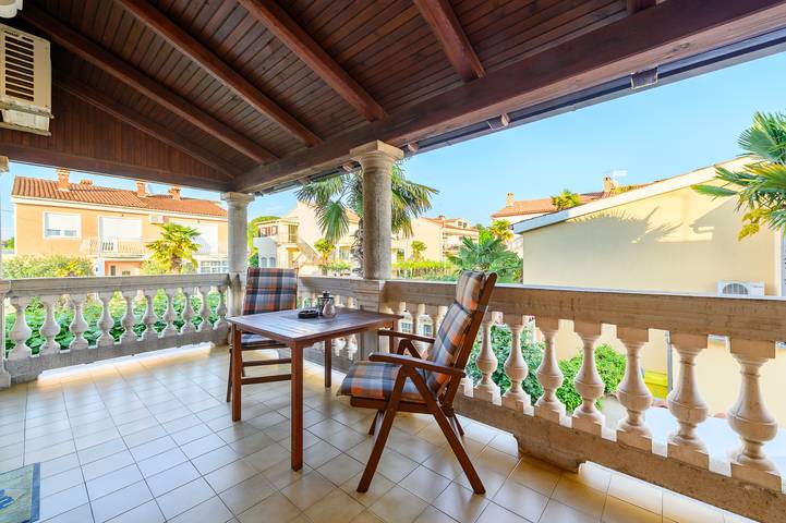 Apartament wakacyjny dla 2 osób, z balkon i ogród w Poreč
