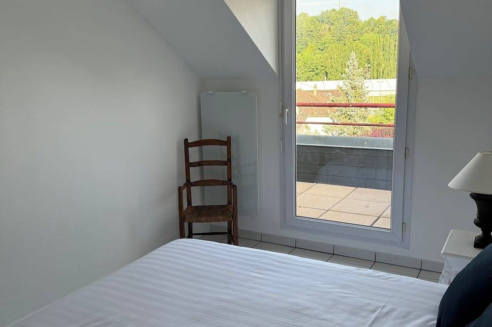 Apartamento entero, Centre Ville au Calme Avec Balcons et vue Dégagée in Objat, Brive-la-Gaillarde region