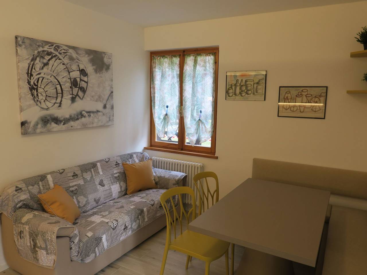 Erdgeschosswohnung mit möbliertem Garten, foto 7