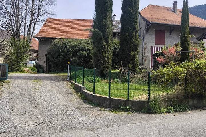 Location de vacances pour 4 personnes, animaux acceptés à Lyaud