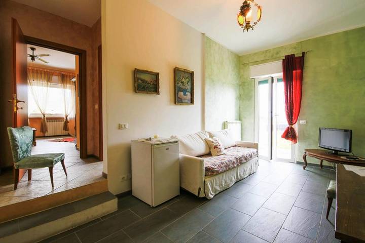 Chambre d’hôte pour 2 personnes, avec balcon ainsi que jardin et jacuzzi à Albenga - 4