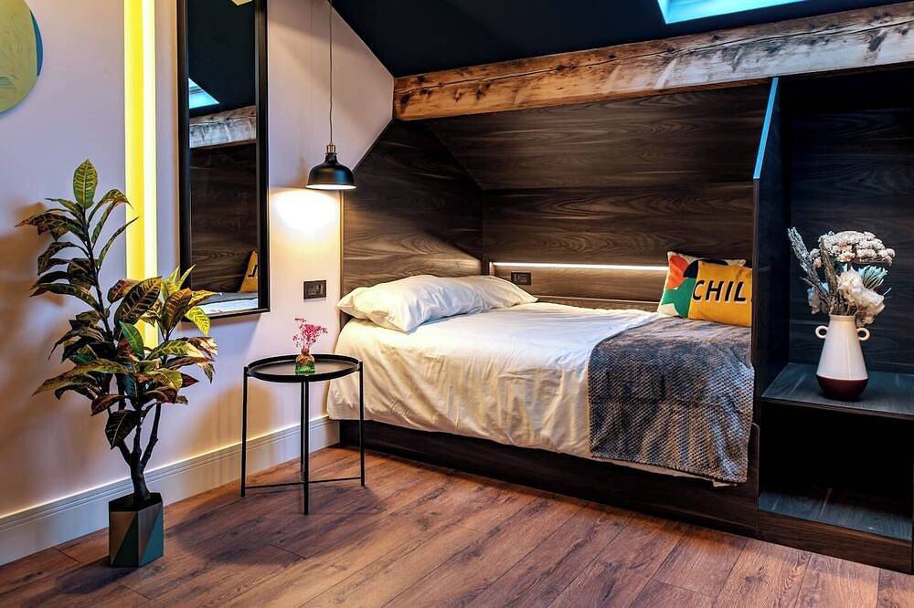 Entire apartment, The Nest: Luxury 16 person Apt w jacuzzi & parking in Blackpool Pleasure Beach, North West England