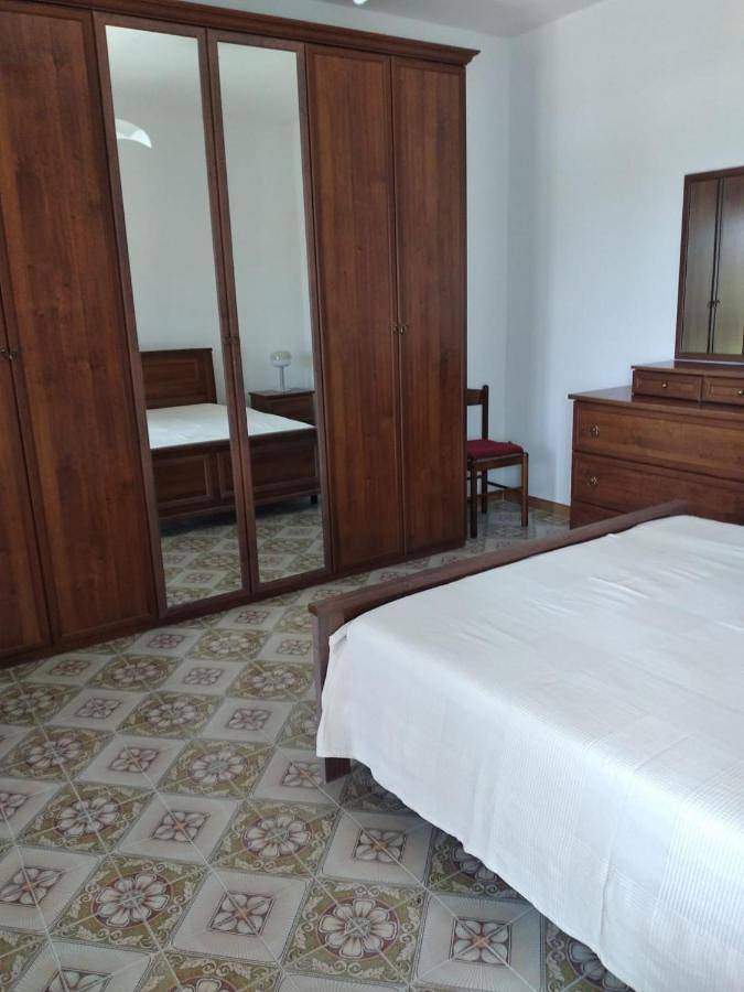 Gîte pour 6 personnes, avec jardin ainsi que vue et terrasse, animaux acceptés à Policastro Bussentino - 4