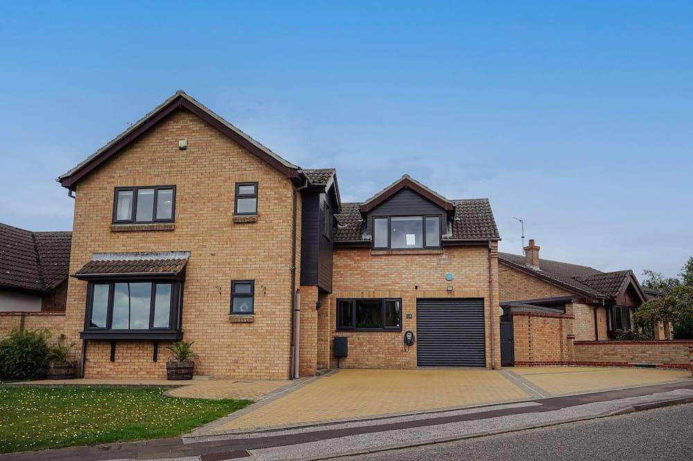 Apartment for 9 People in Waveney District, Suffolk