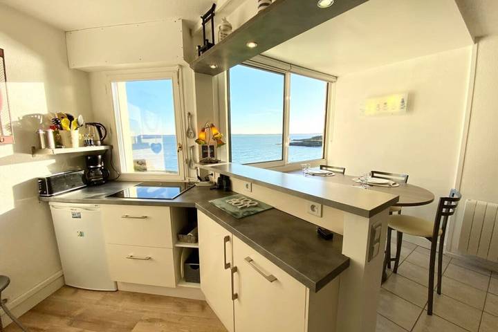 Appartement entier, Superbe T3 Cosy Vue mer 180 in Plage de Port Fontaine-Lomener, Ploemeur
