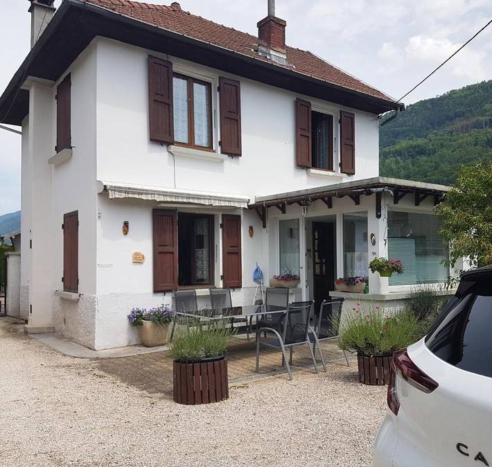 Location de vacances pour 4 personnes, avec terrasse et vue à Saint-Pierre-d'Allevard