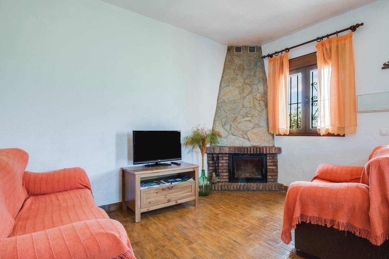 Rural Vacation Home "El Mirador F" with Shared Pool, Views, Terrace & Wi-Fi in Vejer de la Frontera, Costa de la Luz