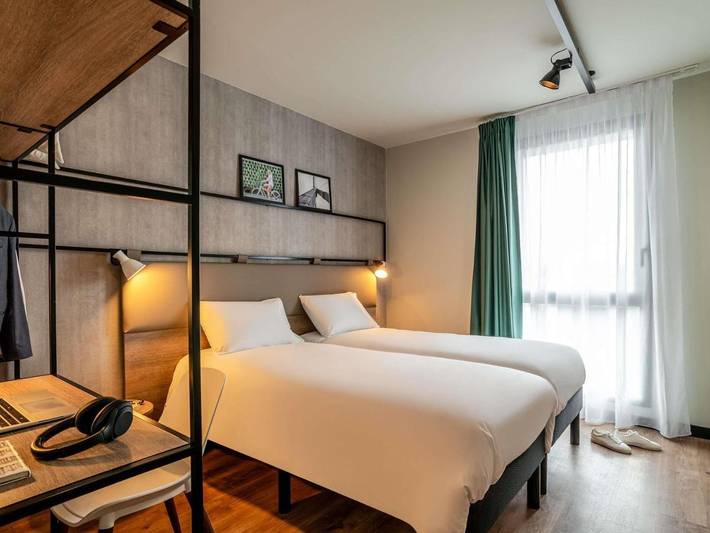 Hôtel pour 2 personnes, avec terrasse et piscine à Carbon-Blanc - 2