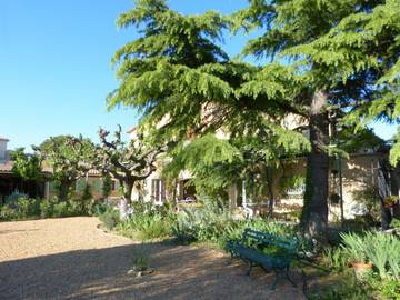 Chambre d’hôte pour 2 personnes, avec jardin et piscine à Laudun-l'Ardoise