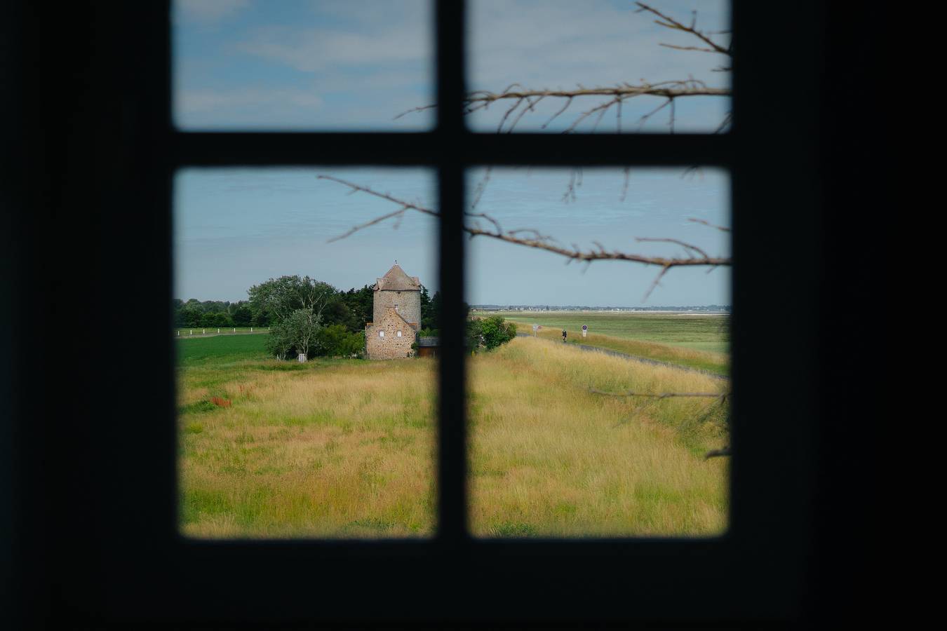 Maison de vacances 'Ancien Moulin À Vent Du 19e Siècle' avec vue sur la mer et jardin privé in Cherrueix, Baie du Mont-Saint-Michel