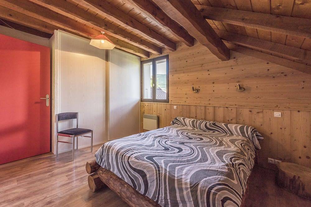 Country house in mountain leant on \"Bauges\" natural park in Marthod, Albertville region