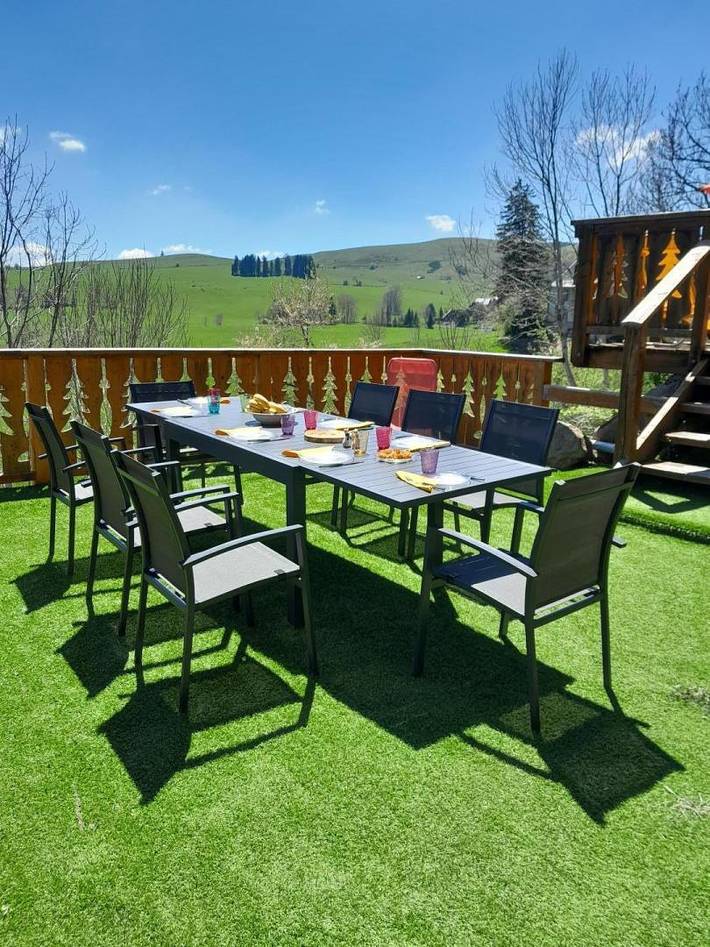 Gîte pour 6 personnes, avec terrasse à Besse-et-Saint-Anastaise - 2