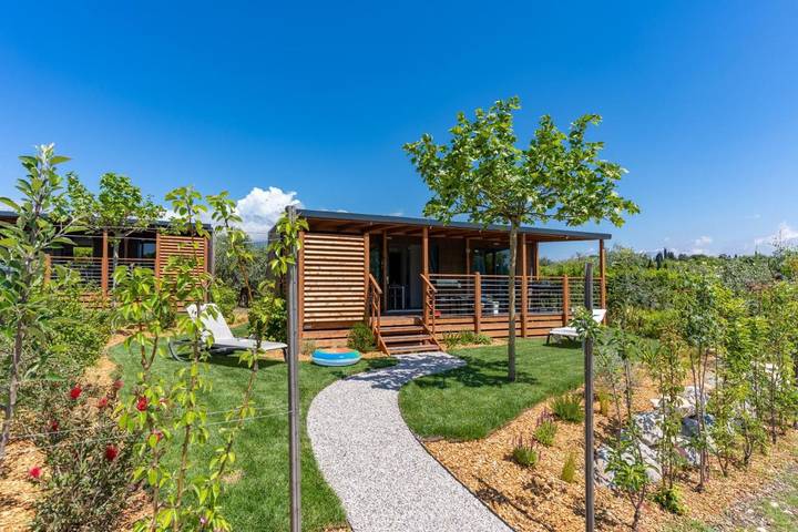 Camping für 5 Personen, mit Sauna und Whirlpool sowie Garten und Pool, kinderfreundlich in San Felice del Benaco - 3