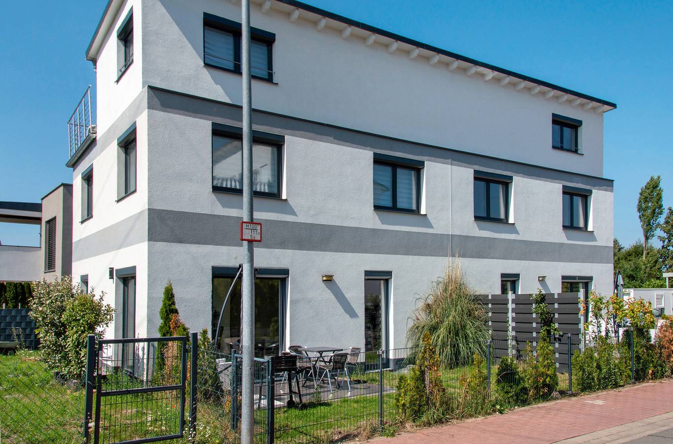 Luxusvilla Neubau mit Garten, Terrasse, Klimaanlage und Wlan in Oberasbach, Franken