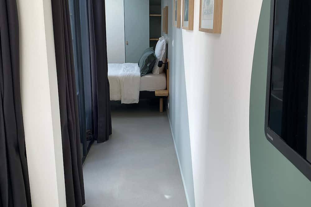 Appartement entier, Gîte d’architecte  ‘’ le frêne’’ pour 2 personnes, au calme, proche transports. in Nantes, Région de Nantes