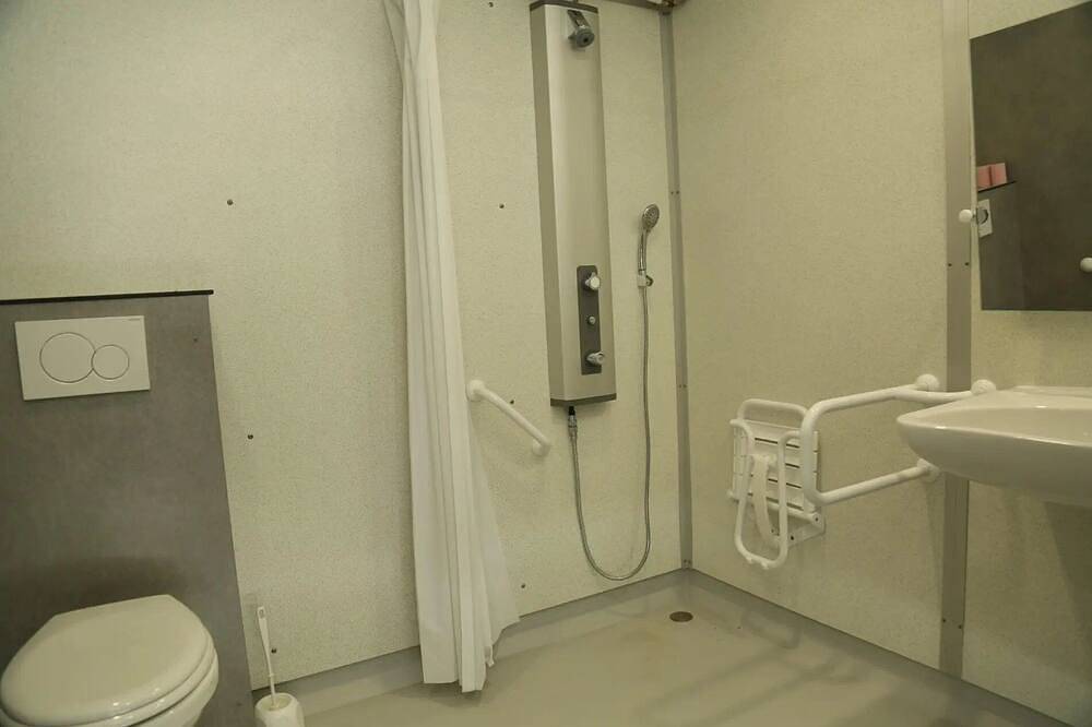 Camping 3 étoiles - Piscine - ccbahec in Bizanet, Narbonne region