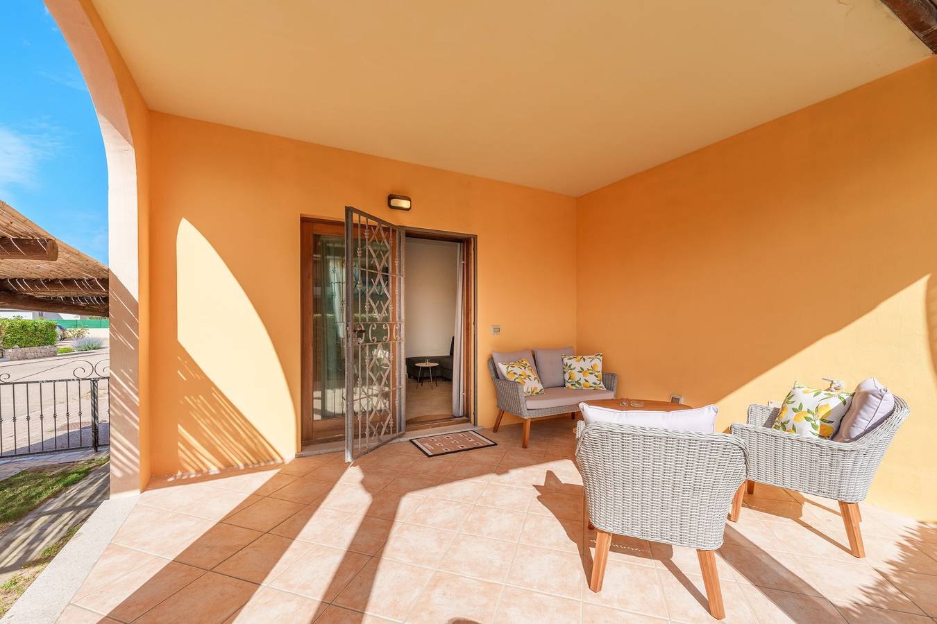 Appartamento intero, Appartamento 'Casa Vacanze Lampone' con piscina condivisa, terrazza e aria condizionata in Murta Maria, Gallura
