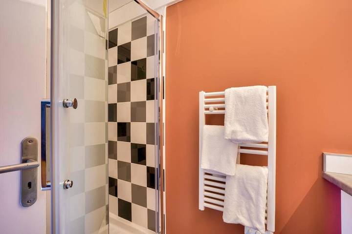 Gîte pour 5 personnes, avec balcon dans Gare de Bordeaux Saint Jean - 2