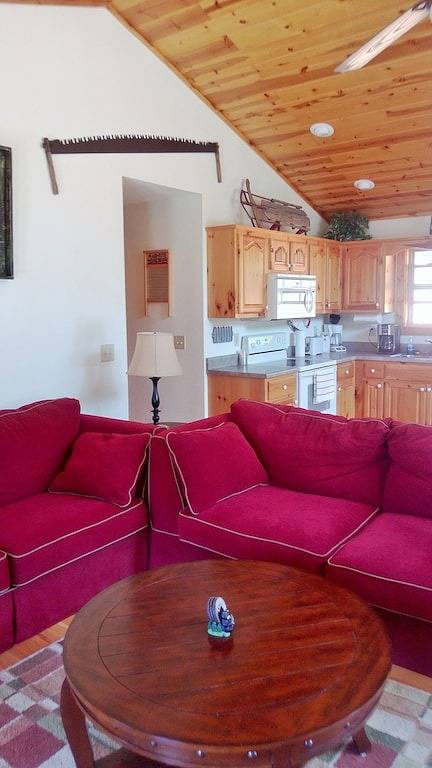 Log Cabin for 6 Guests in Blue Ridge Mountains, North Carolina