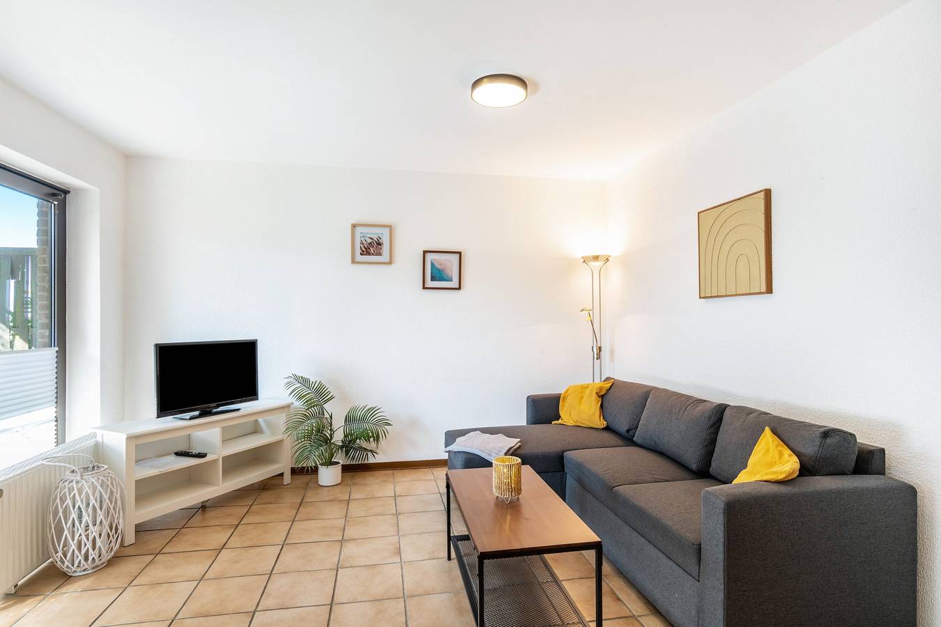 Ganze Wohnung, Ferienwohnung 2 mit privater Terrasse, Gemeinschaftsgarten und Wlan in Schillig, Wangerland