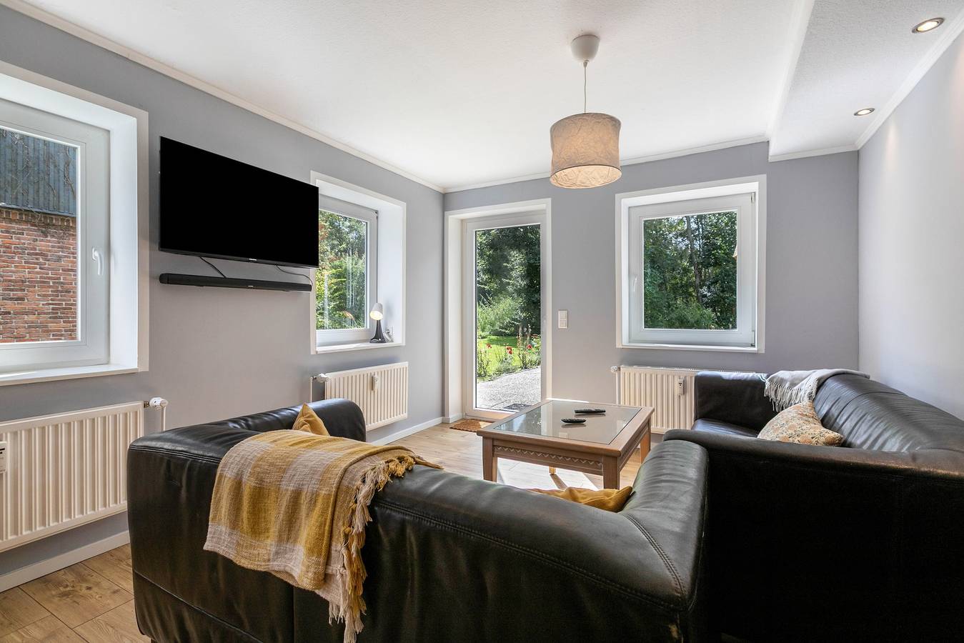 Ganze Wohnung, Ferienwohnung Rohrdommel" mit privater Terrasse, privatem Garten und Wi-Fi in Holm (Südtondern), Nordseeküste