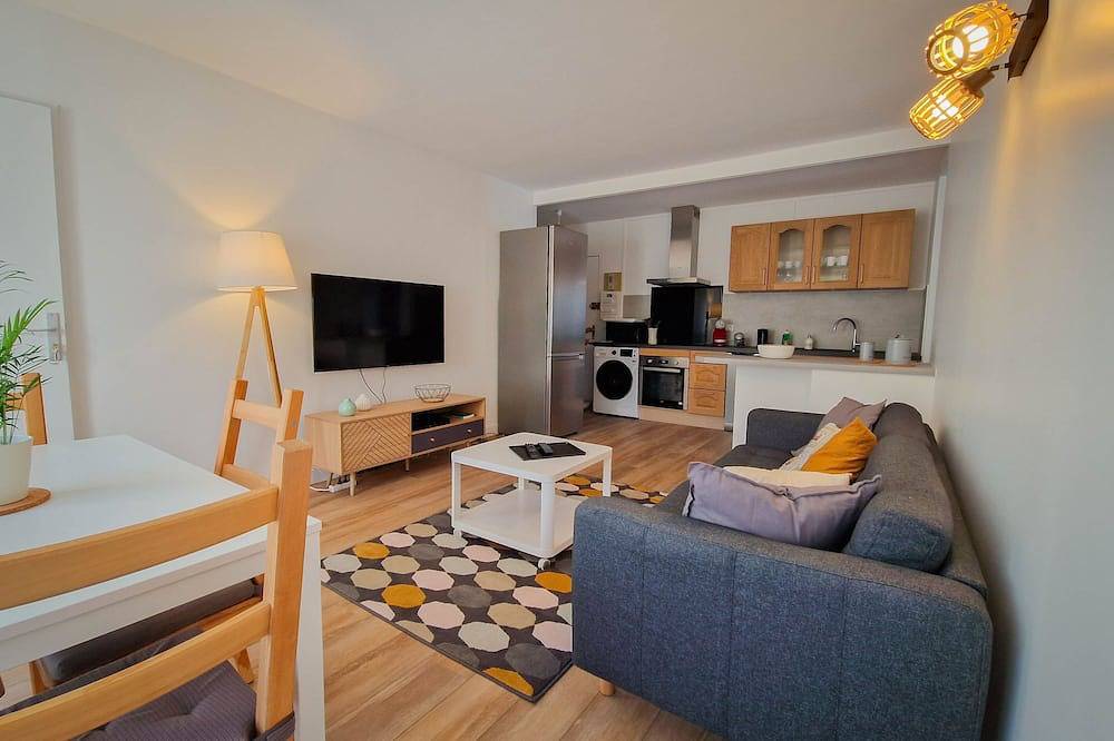 Apartamento entero, Charming rooms in shared flat Cergy center in Cergy, Valle del Oise