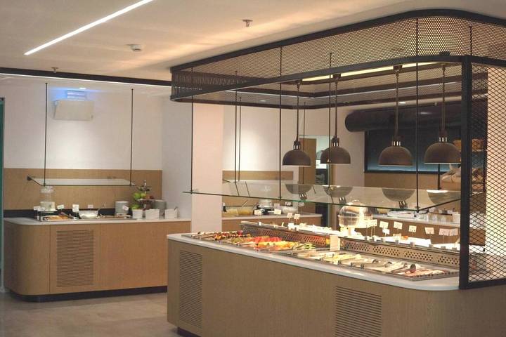 Hôtel pour 2 personnes, avec piscine ainsi que terrasse et vue, adapté aux familles à Héraklion - 4