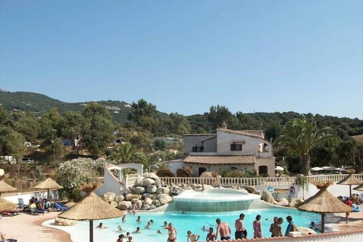 Camping pour 6 personnes à Olmeto