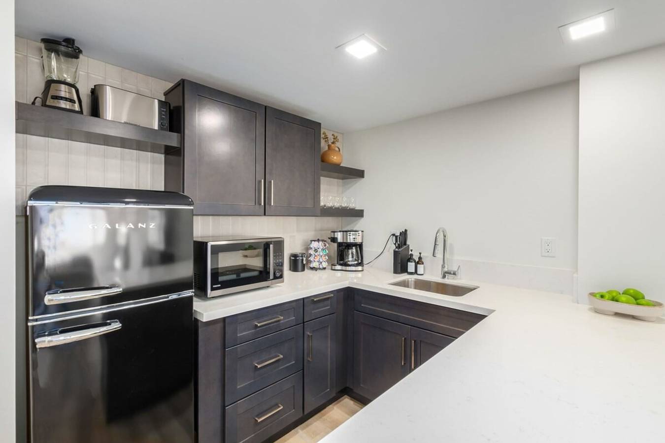 Entire apartment, Old Town Studio Gym Biz Center Walk 2 Everything in Camelback Mountain, Scottsdale