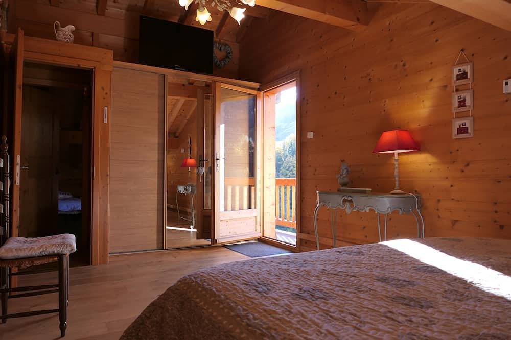 La Chevrière, beautiful log chalet, panoramic view, near Megève in Flumet, Albertville region
